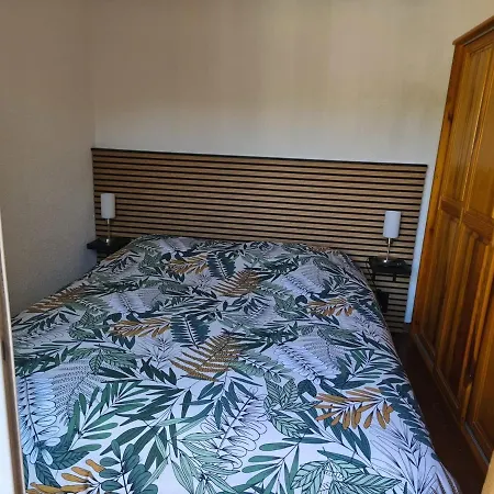 Maisonnette T2 Bord De Avec Parking Prive דירה *
