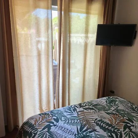 Maisonnette T2 Bord De Avec Parking Prive 아파트